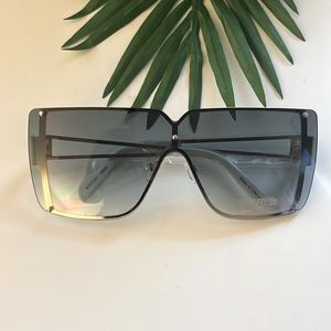 Women’s green tint clear square shape fashion sunglasses NWT